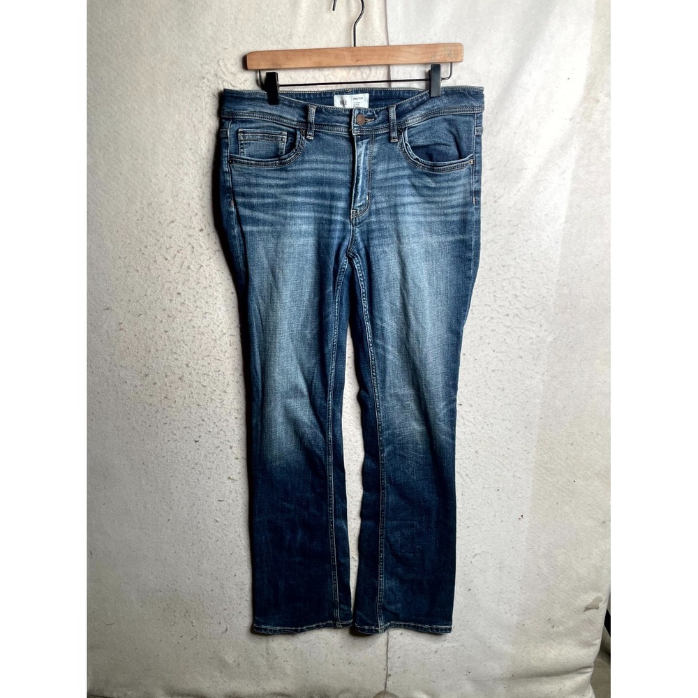 BKE Payton Universal Fit Mid Rise Bootcut Jeans Womens 31x34 Blue Stretch Denim